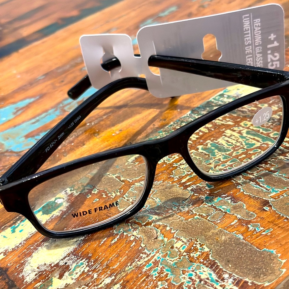 NWT Unisex Black WIDE FRAME 1.25 Reading Glasses